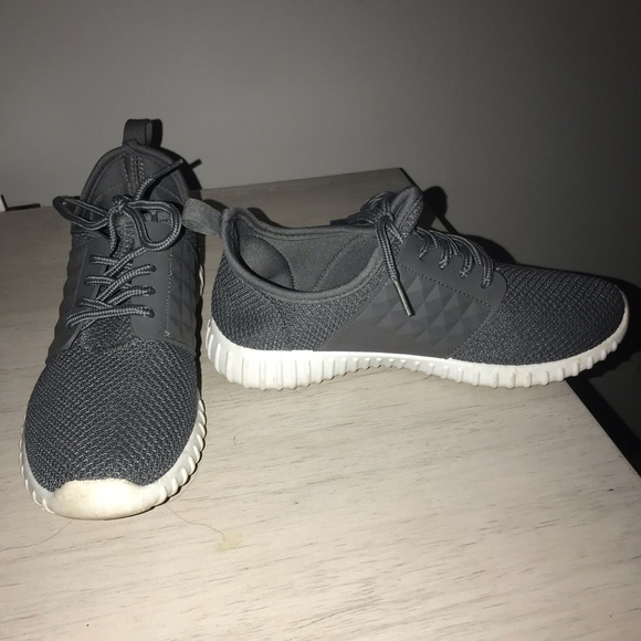 Shoes - Picture 3 of 3